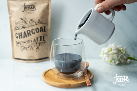 Aktivkohle Latte